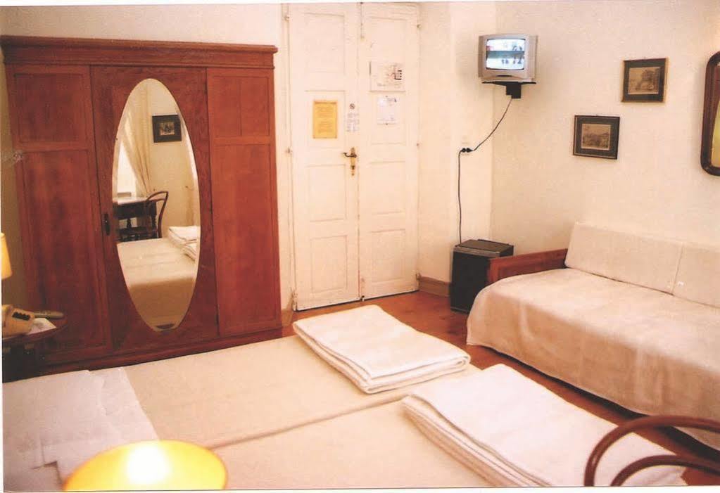 Hotel Omiros Ermoupoli Exterior photo
